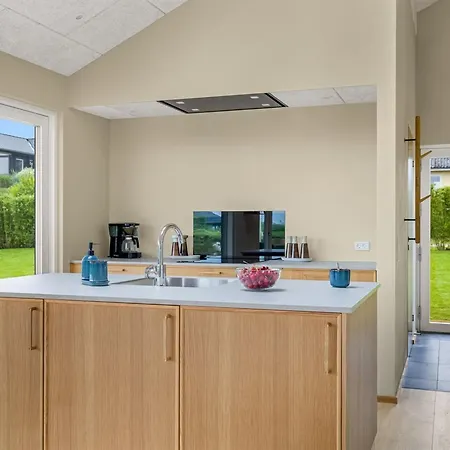 Illona - 200m From The Sea By Interhome